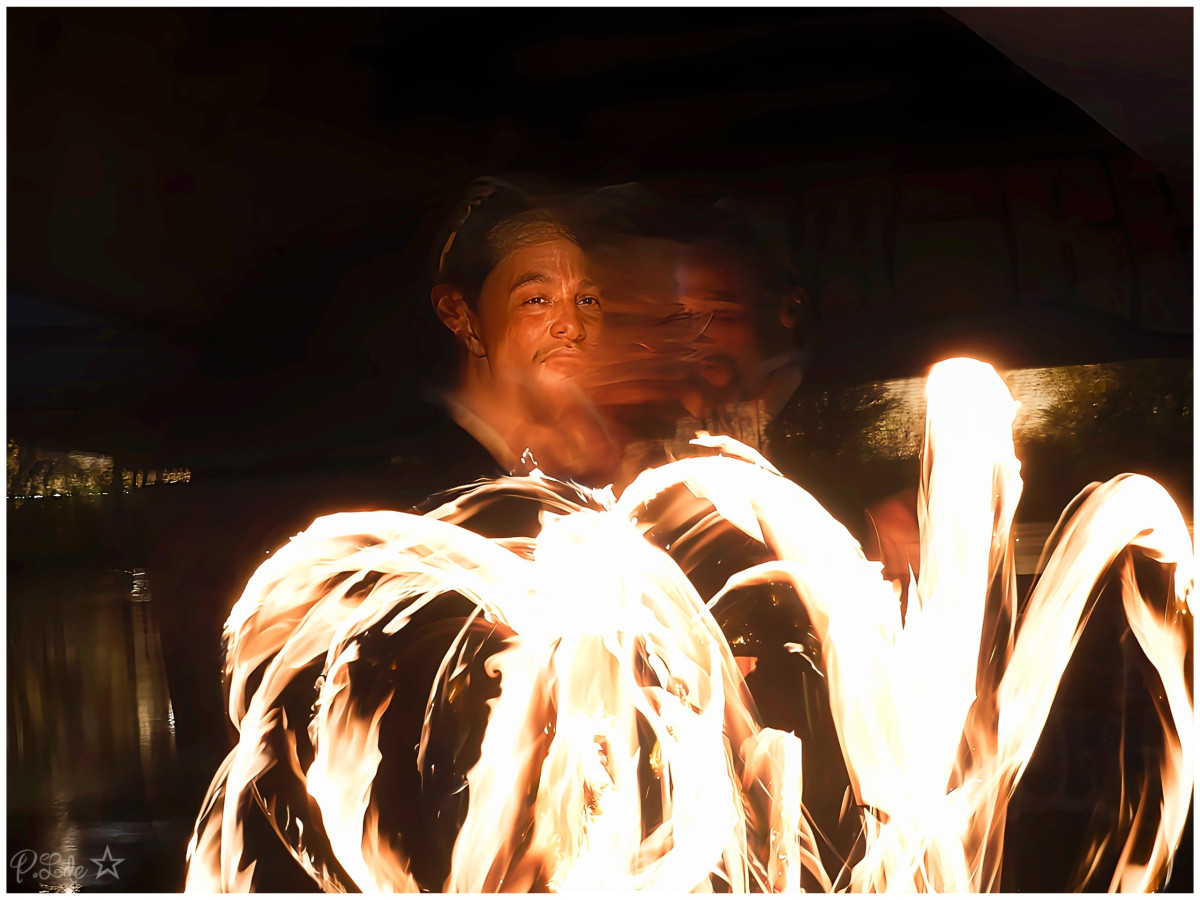 Lors de la sortie : Lightpainting au mois de Novembre 2025, et, où je suis réellement sortie de ma zone de confort et où je me suis essayée à un style de photos tout à fait innovant pour moi