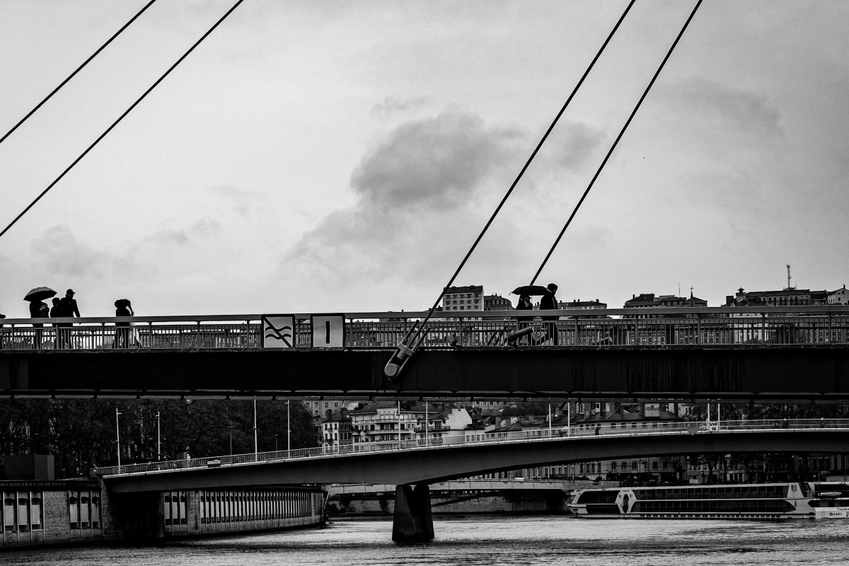 La passerelle du palais 
Ombres chinoises 
Ponts en trilogie