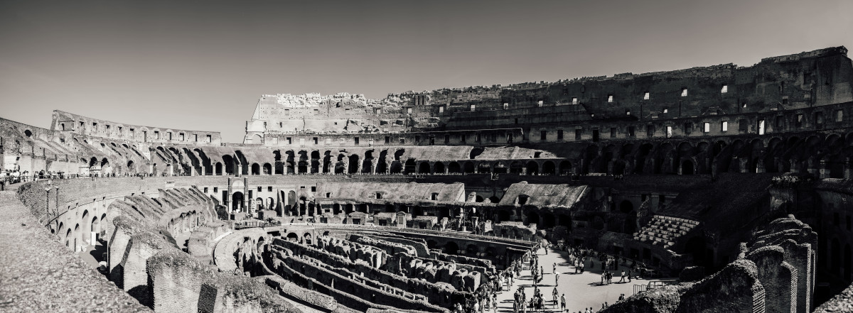 Bonjour à tous ! Hâte de venir faire des sorties photos avec vous 😁
En attendant je vous partage un panoramique du Colisée de Rome entre Ombre et Lumière !
PS: Je suis preneur de tout retour sur mes photos, prise de vue, cadre, retouche, faites vous plaisir avec vos avis personnels !😉