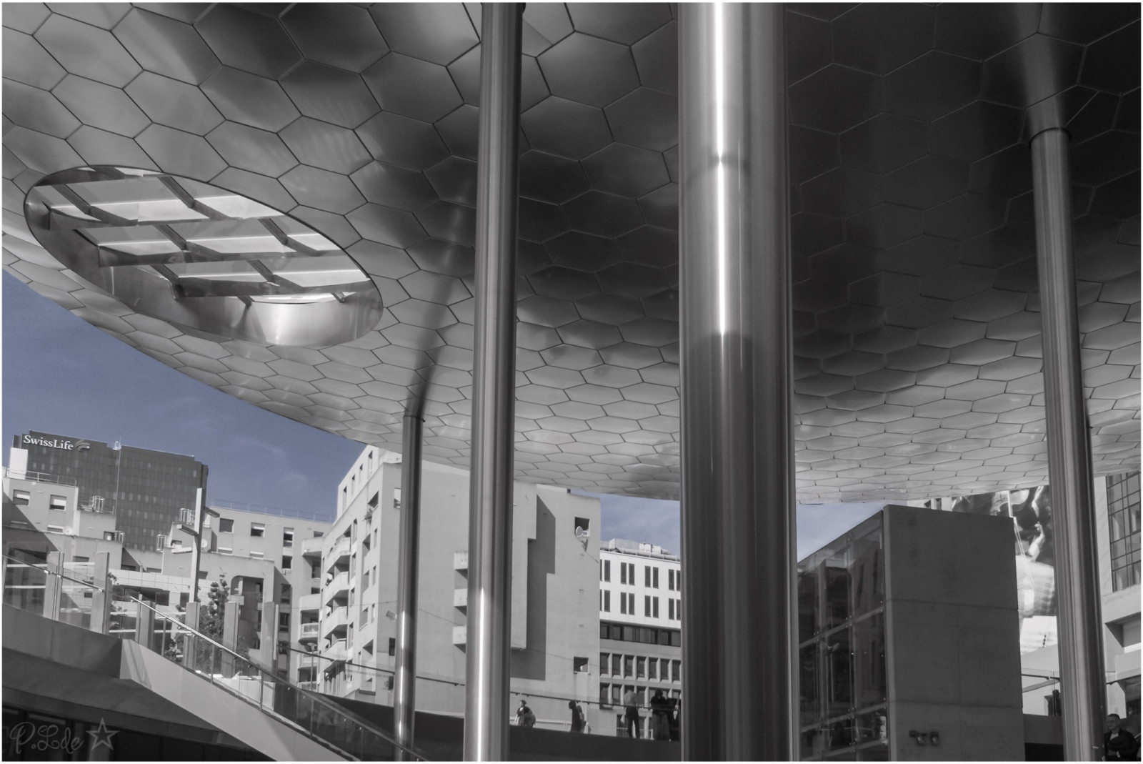 Sortie architecture 1ere partie, sous un superbe soleil .
J’ai réellement passé un excellent moment partagé avec vous tous, je sais si j’ai réellement été dans le thème  ..
Mais en tout cas, je me suis bien éclatée 
Merci à Joris et Kaïto pour cette organisation