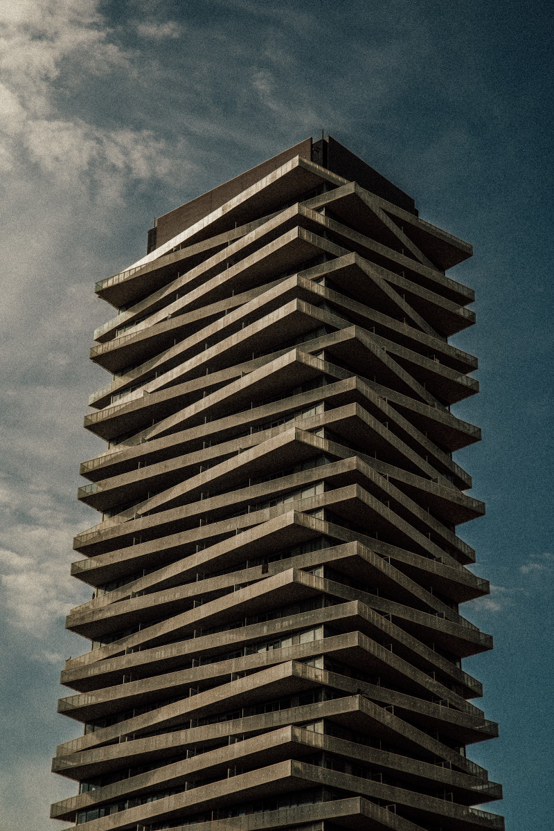 Je n'ai malheureusement pas pu participer à la sortie photo autour du thème de Jack Fleming mais je vous propose une petite série de photo dans le thème (je l'espère).
Prises de vues faites à Paris et au Canada.

Toutes les photos ont été prises avec un Sony A7 III et un objectif Samyang 24-70 f/2.8 !