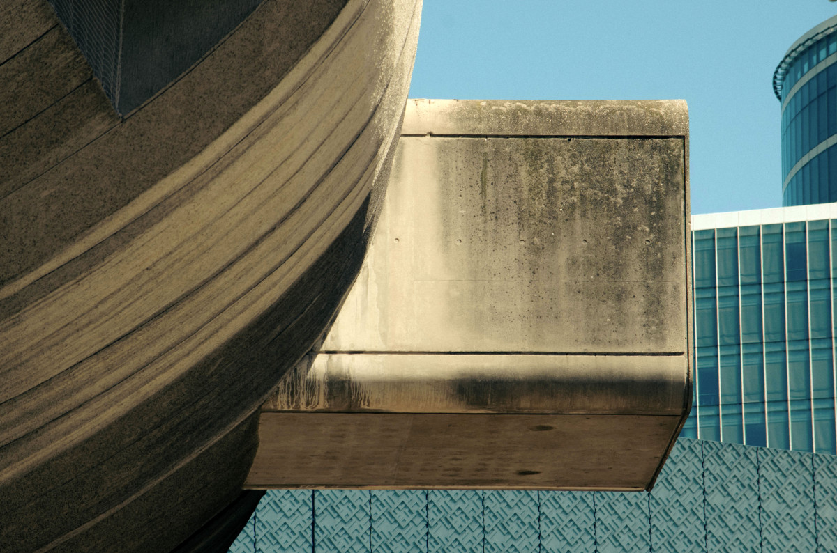 Hello, je tente un parti pris  colorimétrique.....  Merci à toute l'équipe ! Bon dimanche à tous.