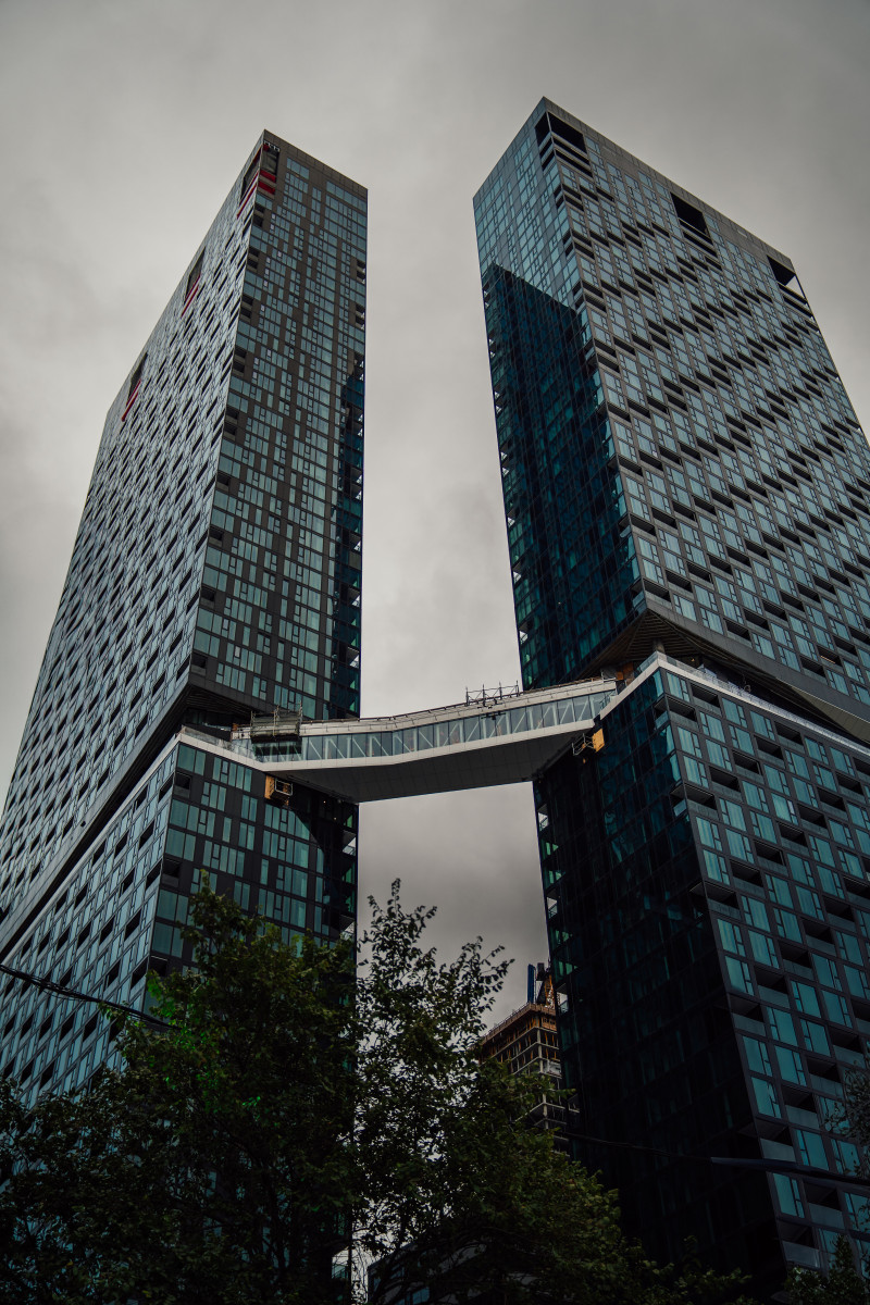 Je n'ai malheureusement pas pu participer à la sortie photo autour du thème de Jack Fleming mais je vous propose une petite série de photo dans le thème (je l'espère).
Prises de vues faites à Paris et au Canada.

Toutes les photos ont été prises avec un Sony A7 III et un objectif Samyang 24-70 f/2.8 !