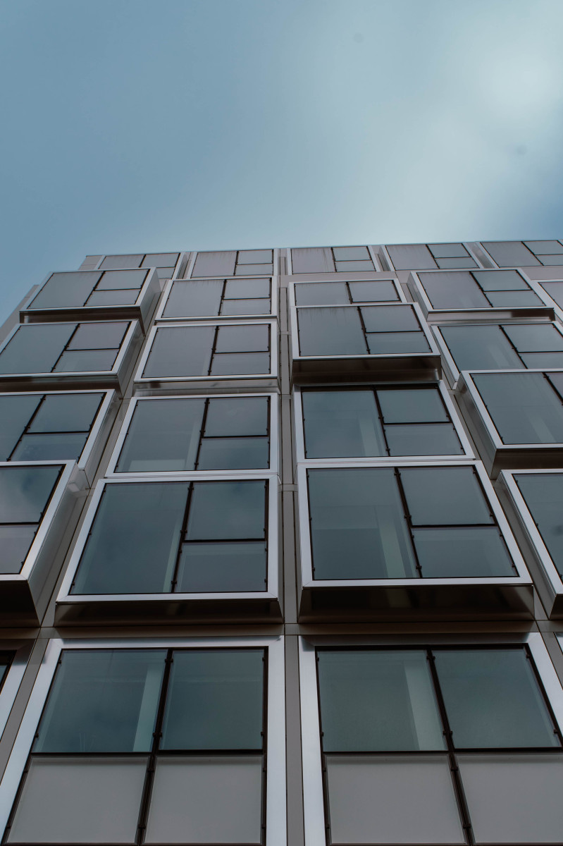 Je n'ai malheureusement pas pu participer à la sortie photo autour du thème de Jack Fleming mais je vous propose une petite série de photo dans le thème (je l'espère).
Prises de vues faites à Paris et au Canada.

Toutes les photos ont été prises avec un Sony A7 III et un objectif Samyang 24-70 f/2.8 !