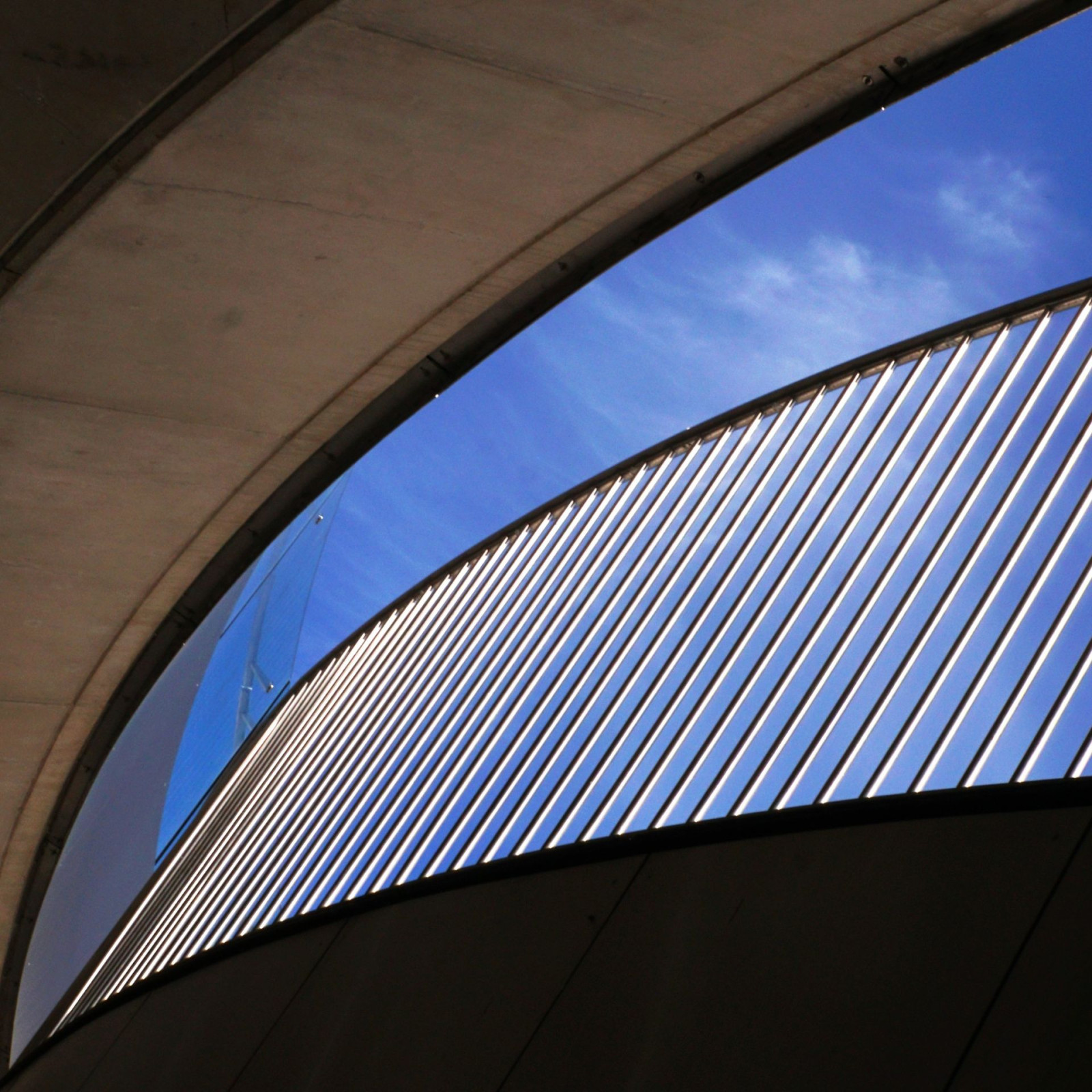 une première série des photos prises lors de la sortie architecture à la manière de Jack Fleming.  Merci @Kaito et @Joris_Dubosc . J'ai découvert le roof top du parking de Halles, une belle surprise.