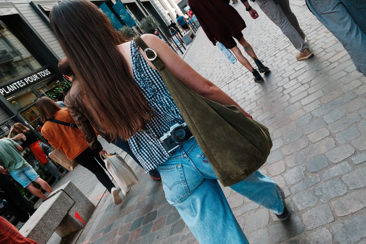 Bonjour à tous,

Balade d'architecture et de street Winograndienne et travail sur ma signature photographique.

Bon dimanche :).