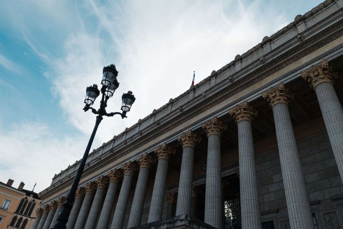Bonjour à tous,

Balade d'architecture et de street Winograndienne et travail sur ma signature photographique.

Bon dimanche :).