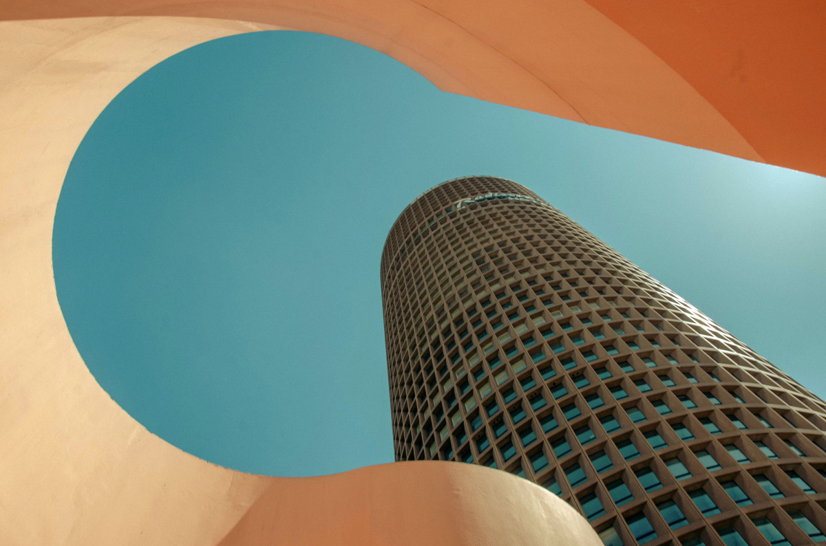 Hello, je tente un parti pris  colorimétrique.....  Merci à toute l'équipe ! Bon dimanche à tous.