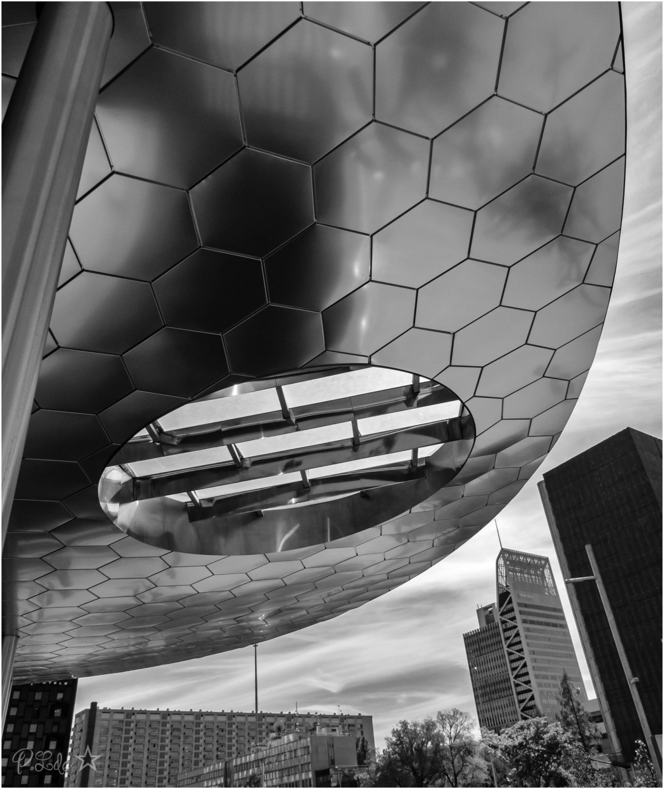 Sortie architecture 1ere partie, sous un superbe soleil .
J’ai réellement passé un excellent moment partagé avec vous tous, je sais si j’ai réellement été dans le thème  ..
Mais en tout cas, je me suis bien éclatée 
Merci à Joris et Kaïto pour cette organisation