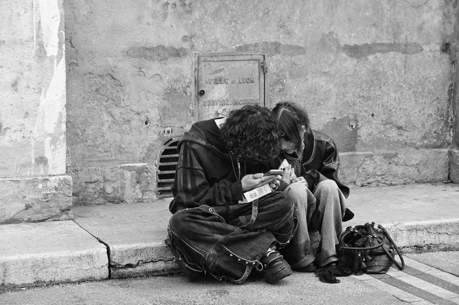 Merci encore LSP! Pour cette sortie… voilà le résultat de mes créations lors de la sortie aujourd’hui 16 mai… Quelques photos de rue, de gens dans Lyon sous le thème de chasseur/pecheur…. Et bien j’ai moins de patience que je pensais du coup je dirais que je suis plus chasseuse!