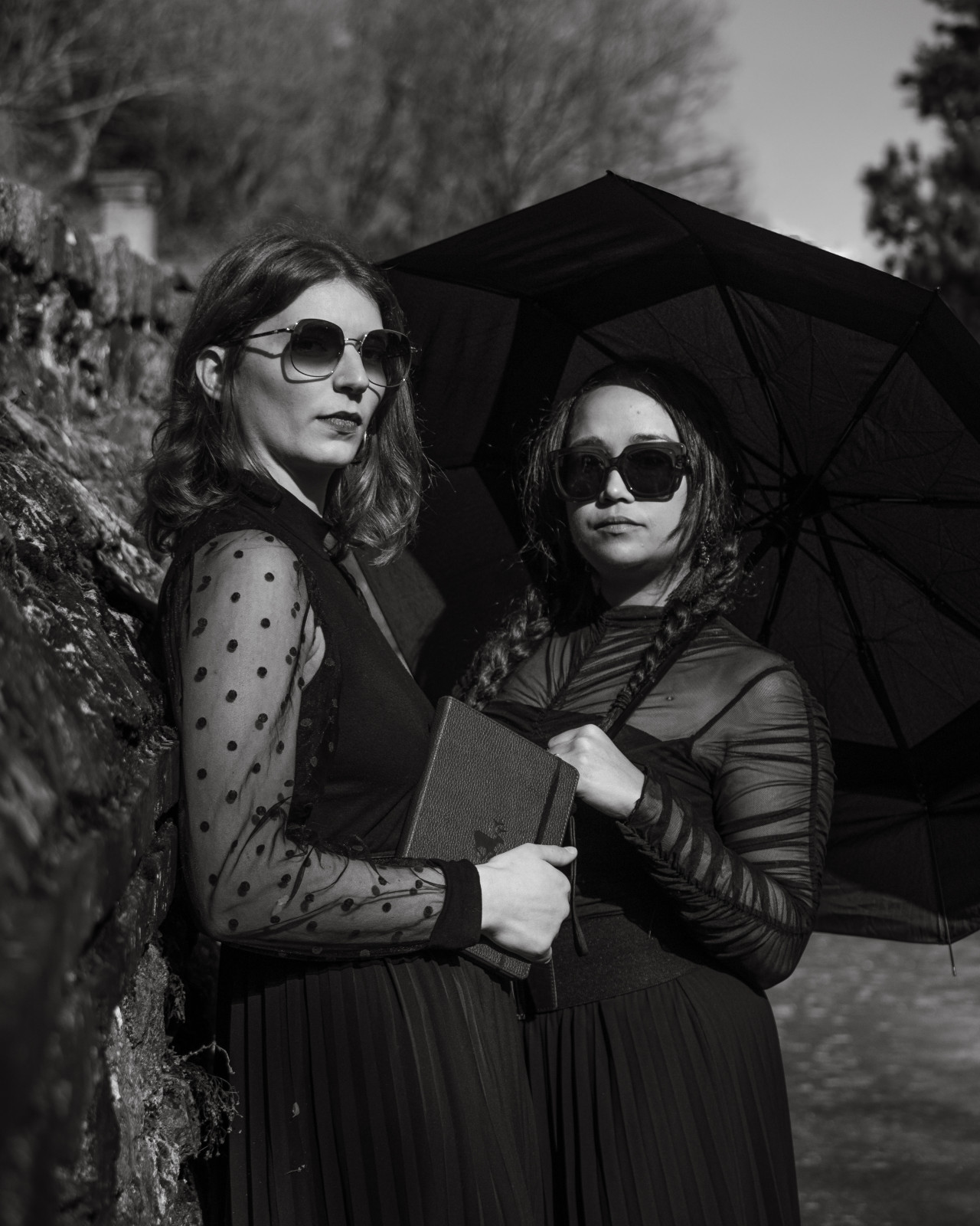📸 Shooting sur la thématique Mercredi Addams - Mars 2026
📍Théâtre Gallo Romain - Lyon
Modèles : @marielsl.ugc et @melody.migliaccio