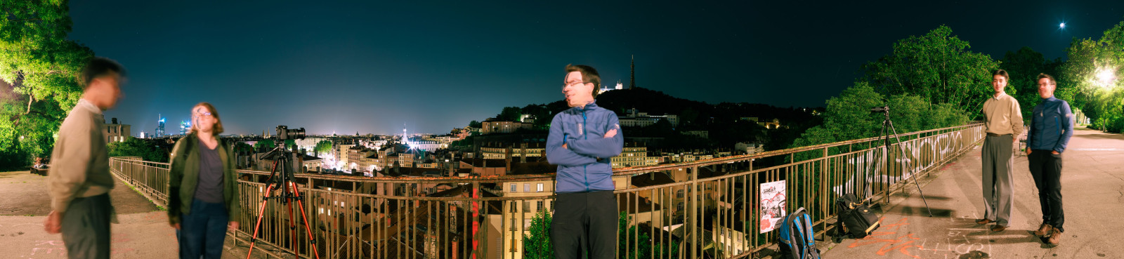 Bonjour, un 1er retour de l'atelier Panorama HDR, nous sommes dans les superlatifs, 18 puis 46 raw à assembler, des dng de 60 à 100MB et des pano de 20 000 * 5000 pixels. Sans oublier le PC qui monte à 50GB de RAM et le processeur à 100% pour le développement !!!
PS : j'ai volontairement réduit la résolution des jpg en sortie pour l'upload sur LSP.

Merci pour cette belle soirée à Kaito, Clémence et Philippe.