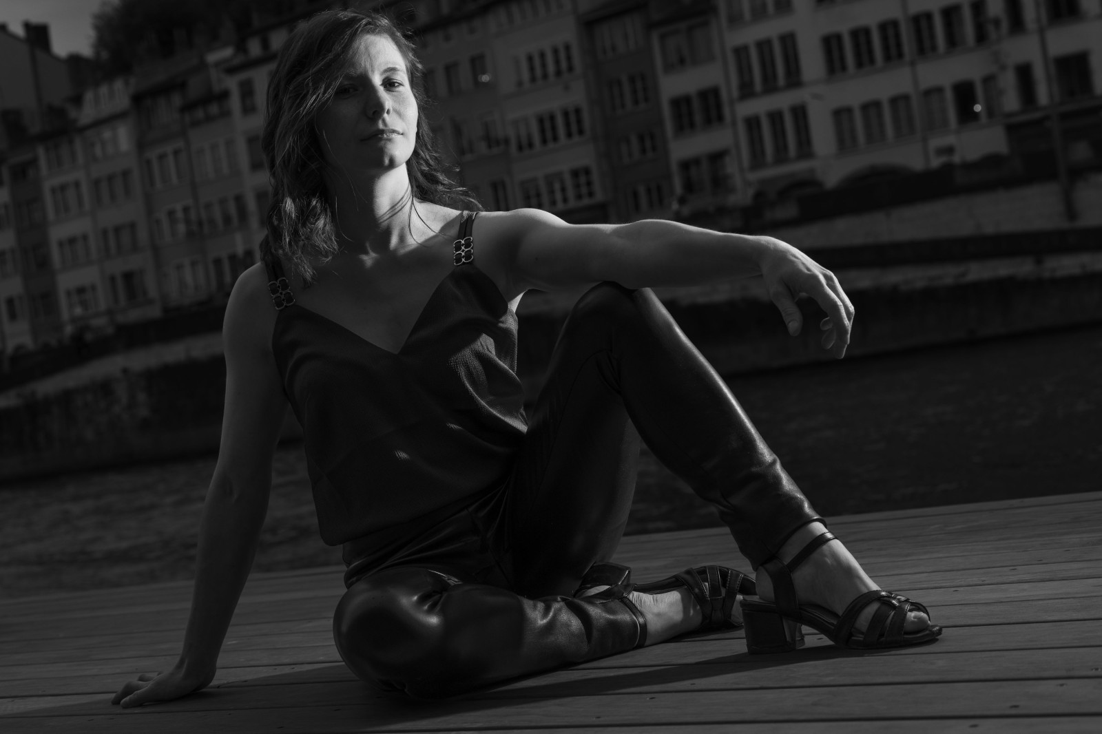 Atelier photo au flash Rembrandt et bien plus avec une série monochrome d'@anaisdelh@aol.fr.
Merci encore Anaïs :).