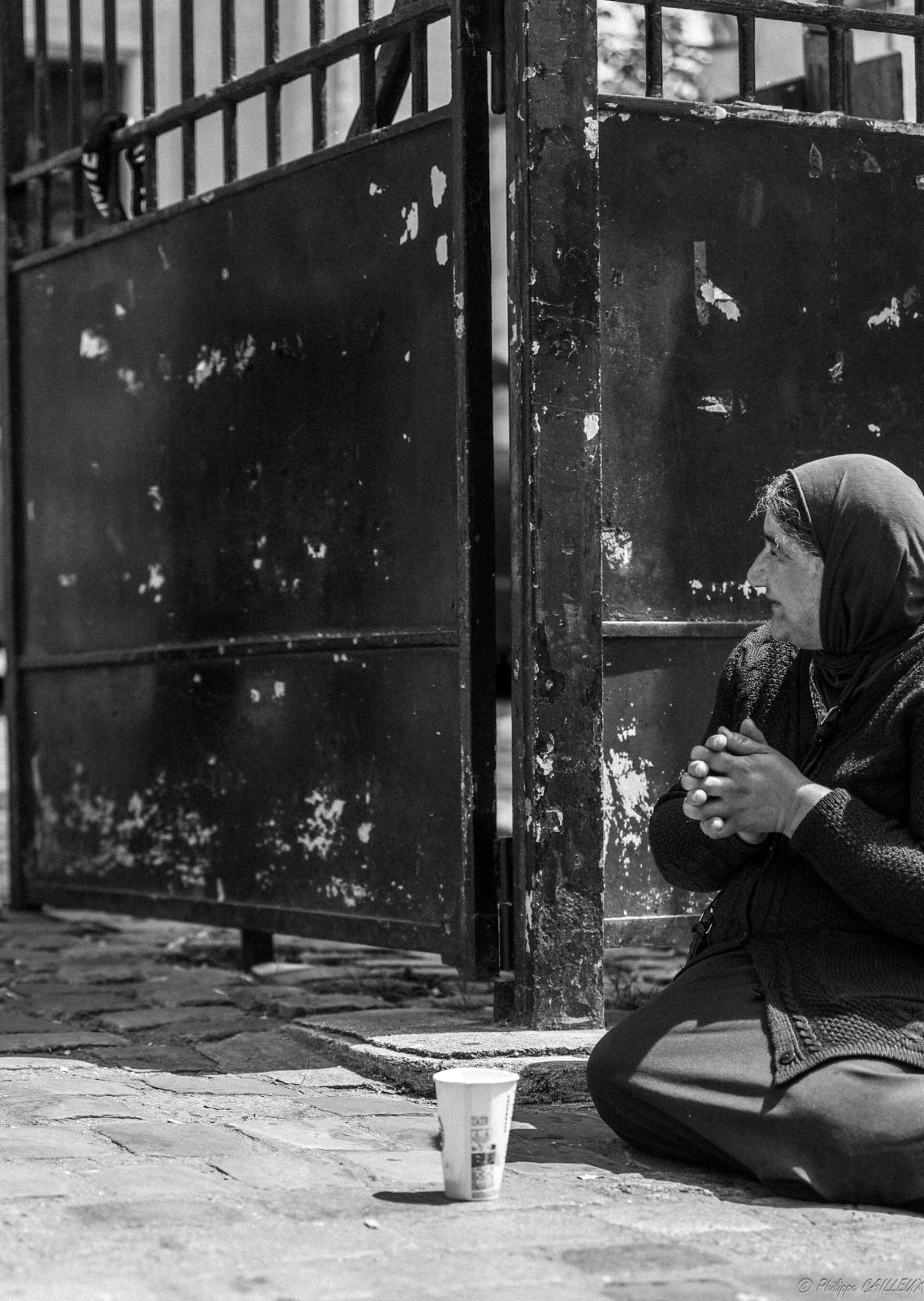 Street photo sur le vif, déclenchée sans visée à hauteur de cuisse