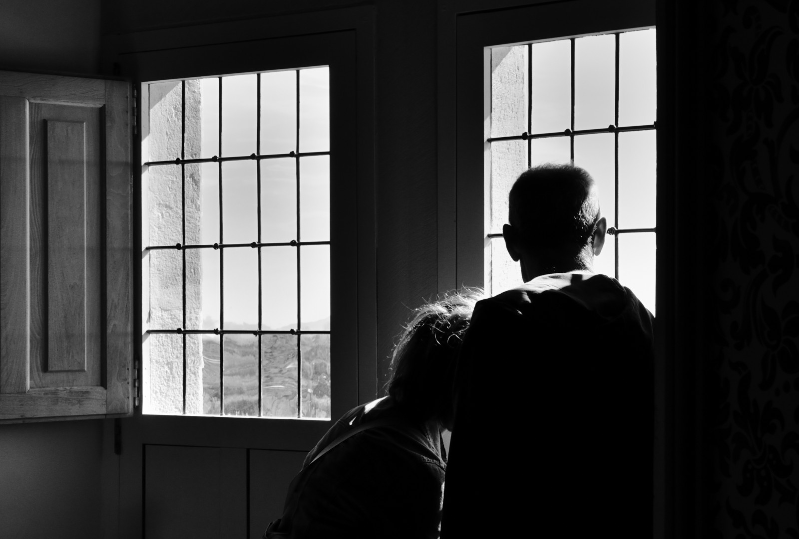 Quand la lumière révèle un petit moment de tendresse et de partage.