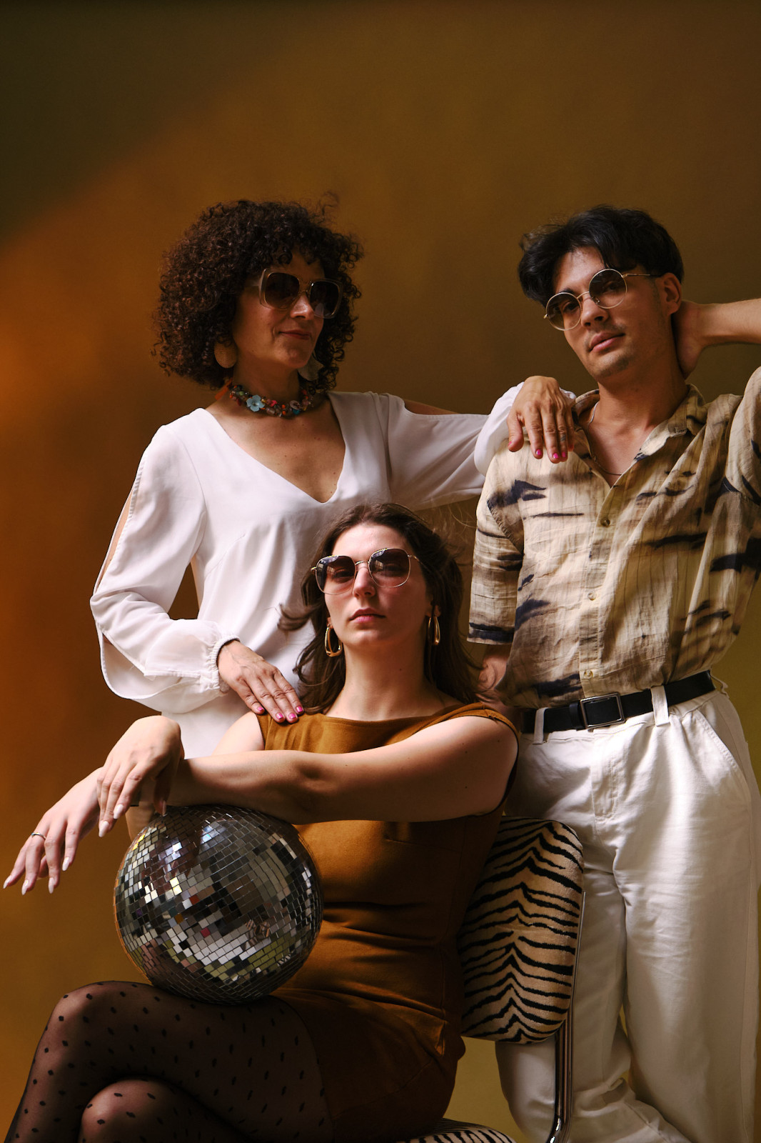 Il y a quelques jours, j'ai participé à un atelier de photographie de portrait en studio. Un grand merci aux modèles et à l'équipe de Lyon Sortie Photo.