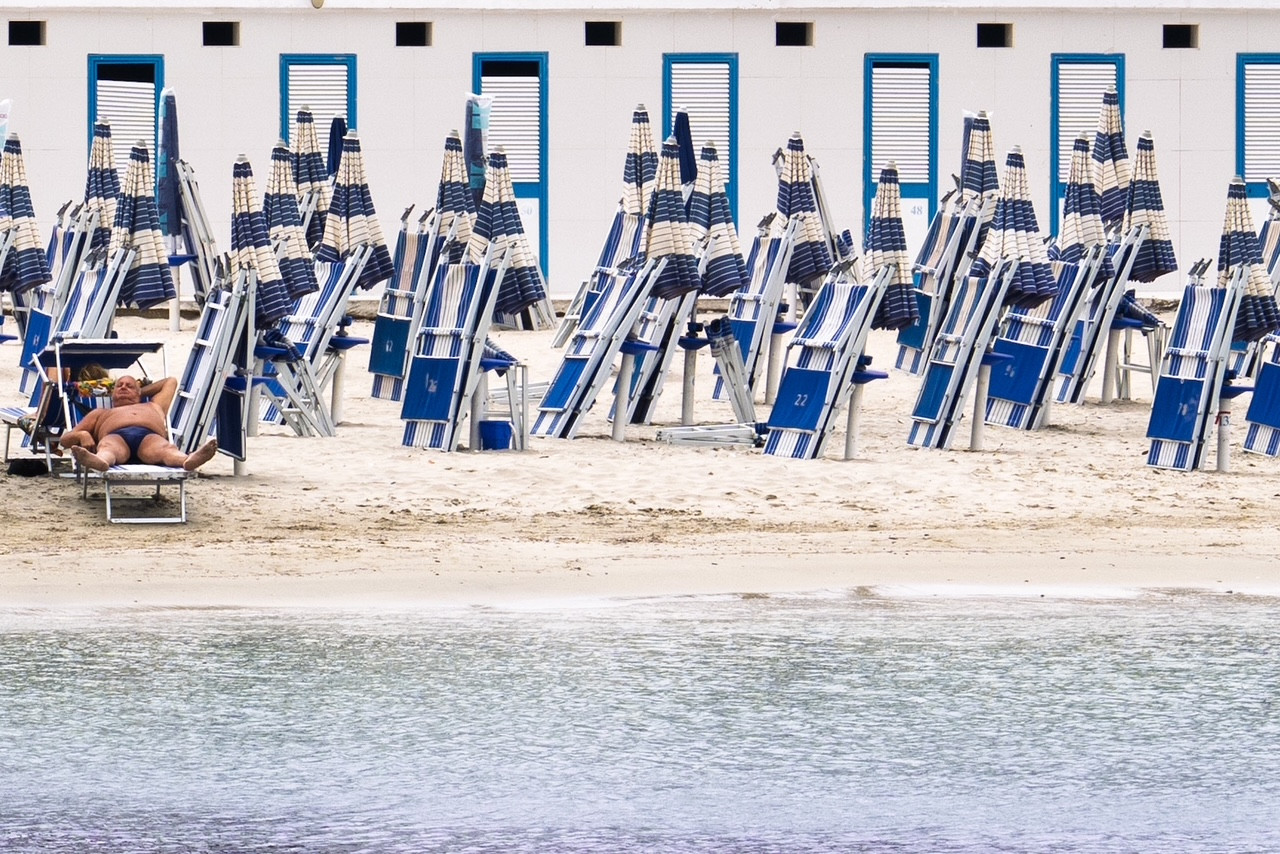 Photo 1 : Posté sur une plage ..., j'attendais le MOMENT... celui-ci est arrivé !