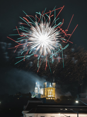 🎆 Retour en images sur les feux d'artifices du 14 juillet dernier, tirés au dessus de notre belle Basilique de Fourvière !