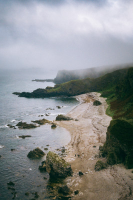 Histoire de voyager un peu, quelques photos issues d'un road trip en Irlande ! 

Photo 1 : Le Ben Bulben vue du ciel ! 
Photo 2 : La cote proche du Wee House of Malin, sur la route de Malin Head ! Une ambiance hors norme
Photo 3 : Le Grianán Ailigh (à prononcer 
Grianán of Aileach) , lieu plein de mémoire pour les irlandais.
Photo 4 : Crohy Head Sea Arch, conditions compliqués pour s'y rendre !
Photo 5 : Sur la route de Malin Head
Photo 6 : Vue sur l'Owenwee River
Photo 7 : Le mythique Down Patrick Head vu du ciel, une ambiance indescriptible ce jour la !