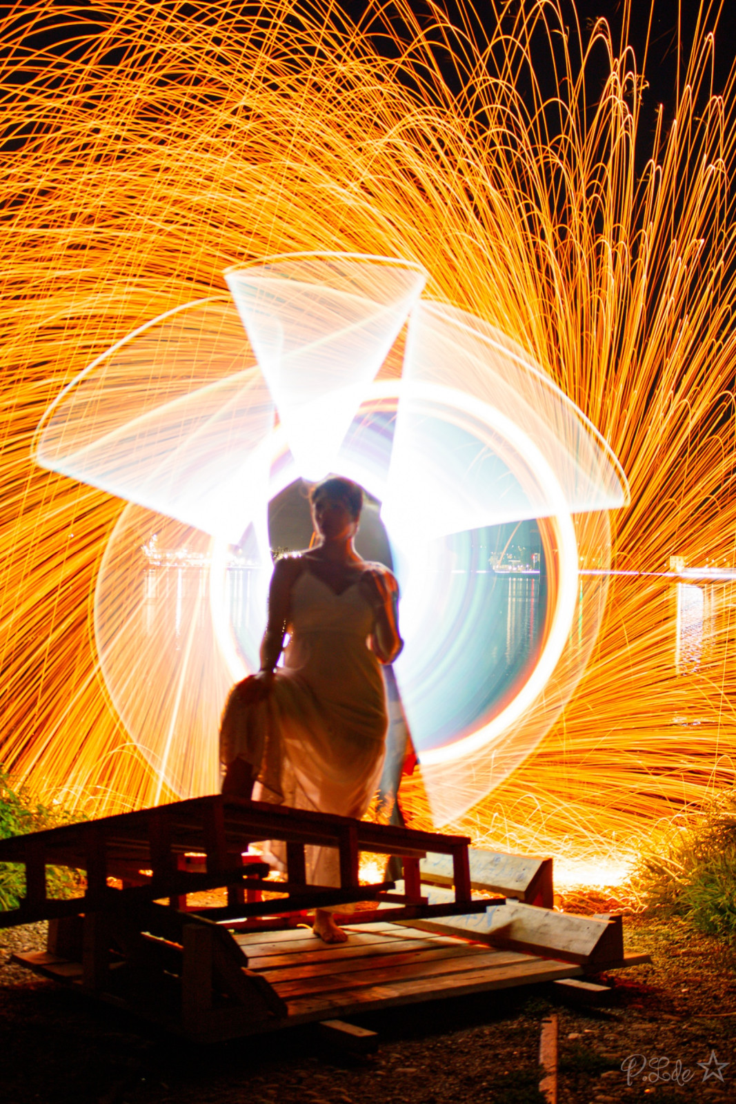 Voila la contribution à cette sortie lightpainting de vendredi soir ...