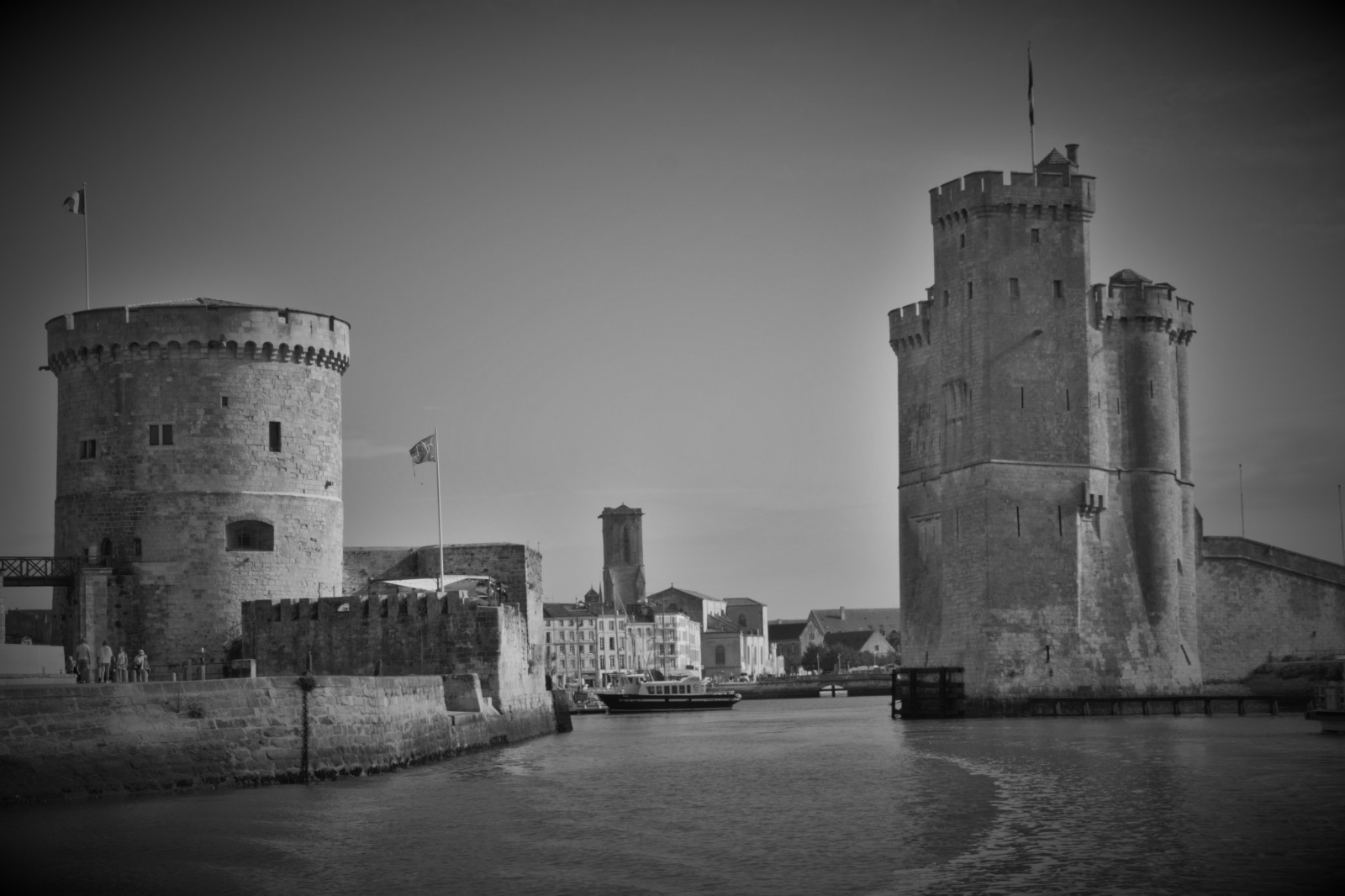 L'entrée du port de La Rochelle,photo prise au Canon 550D, en jpeg et sans aucunes retouches.