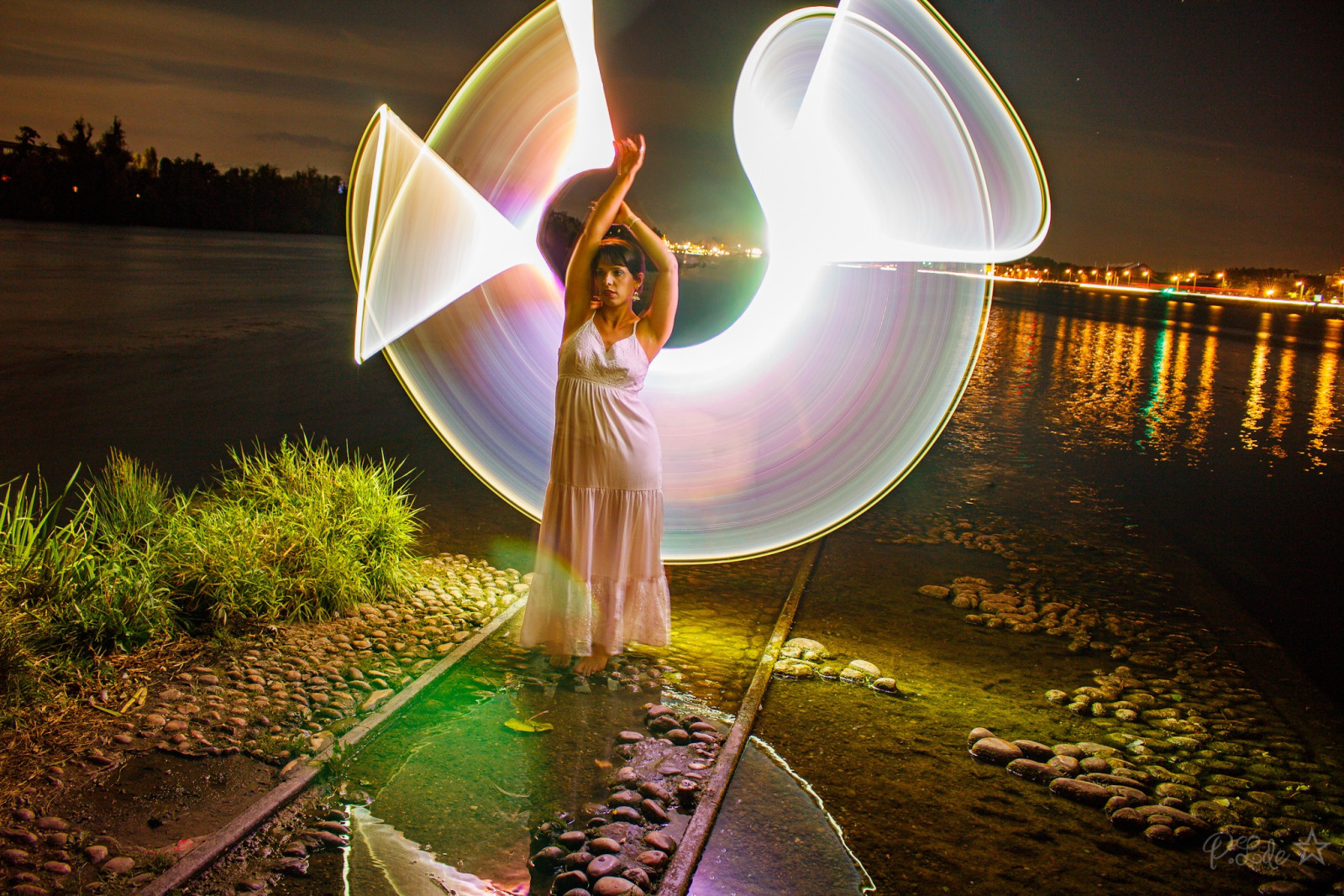 Voila la contribution à cette sortie lightpainting de vendredi soir ...