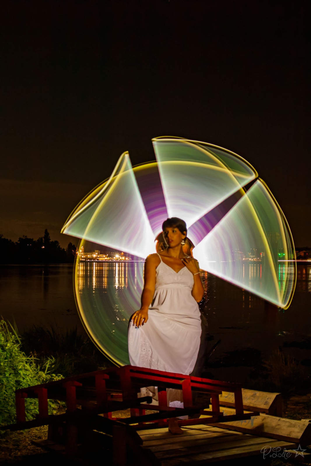 Voila la contribution à cette sortie lightpainting de vendredi soir ...