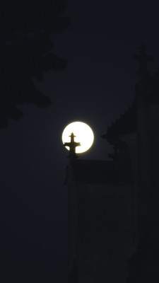 Deux photos Sont fusionnés . 
Monastère Royal de Brou 
Bourg en Bresse.