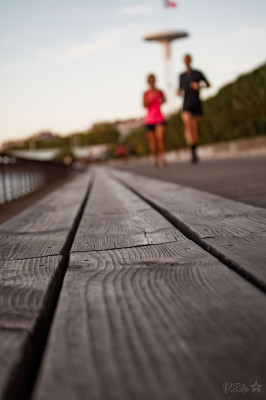 《 On ne peut montrer le chemin à celui qui ne sait où aller. 》
 ~~ Antoine de Saint Exupery ~~
Les lignes sont comme des chemins, elles vont tout droit, elle se distordent, elle s’entrecroisent, pour mieux s'écarter ou se rejoindre.
Et, comme dit une certaine chanson : 
"Dites leur que 
Chacun sa route chacun son chemin
Chacun son rêve chacun son destin 
Dites leur que
Chacun sa route chacun son chemin
Passe le message à ton voisin."

1ere partie