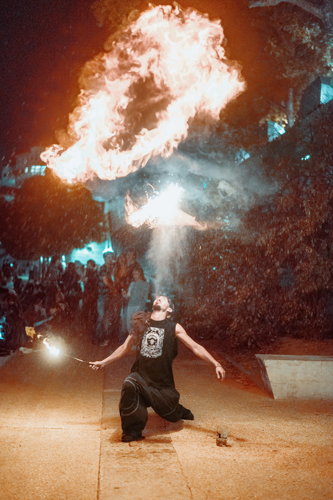 Un super rendez-vous avec vous tous et de belles découvertes humaines et street ! On a eu de la chance d'avoir des cracheurs de feu sur les quais pour ceux qui sont restés plus tard ! C'était chouette merci à tous !