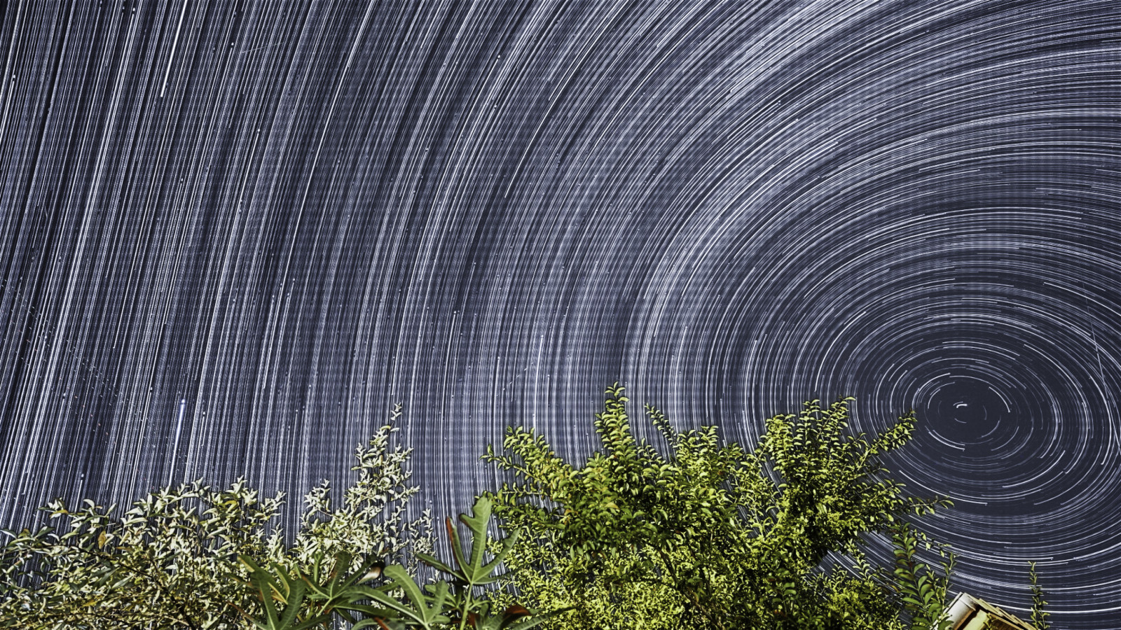 Observation 2-3 heures 
600 photos d emplies 
Edit Lightroom 
Et starstacker