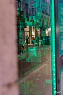 Merci pour cette initiation à la manière de Saul Leiter . C’était très intéressant, je n’ai pas trop réussi l’aspect trichromie ! Merci pour la bonne humeur des participants, coopération et tentatives farfelues