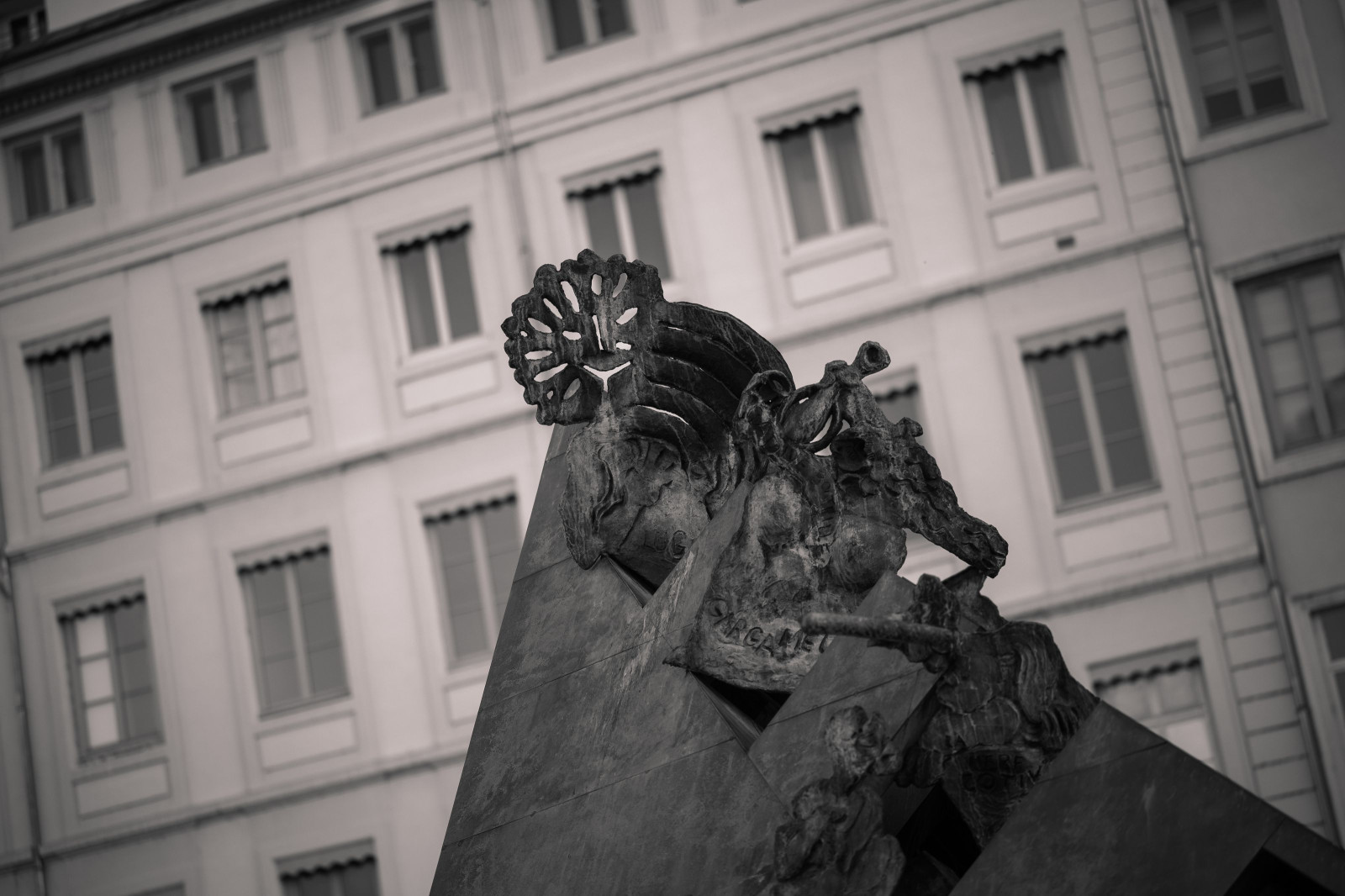 Ombres et lumières ; Formes et textures.