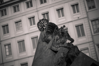 Ombres et lumières ; Formes et textures.