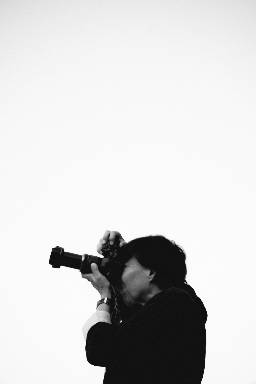 Merci aux participants qui se sont essayé à l'approche photographique de Hiroshi Sugimoto ! 

L'idée était d'utiliser le concept Japonais du "Ma" dans ses compositions, et d'exprimer la sérénité a travers ses images en épurant au maximum ses prises de vues. 

Pour ma part j'aime beaucoup me concentrer sur les détails de la vie quotidienne que les gens ne remarquent surement pas mais qui font la beauté de notre monde.