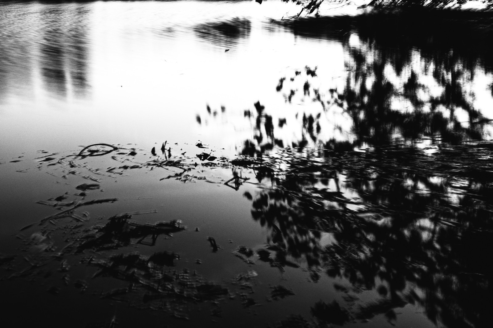 Sur le thème de l’initiation à la photo à la manière de Hiroshi Sugimoto avec tout les bons conseils d’approche voir apprentissage de cette philosophie photographique. .